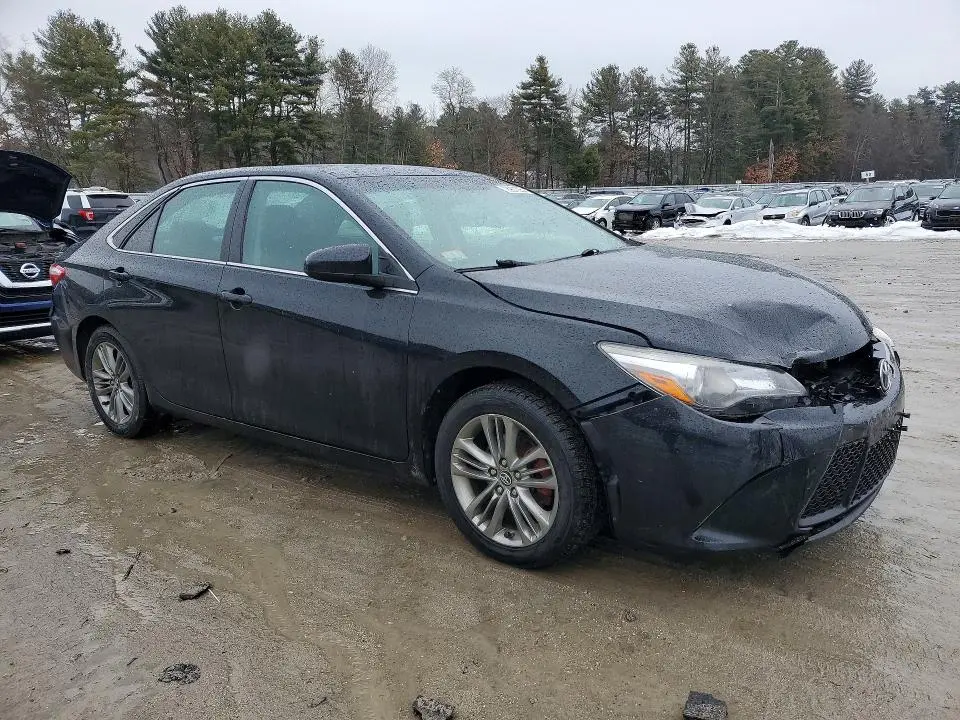 2017 TOYOTA CAMRY SE  