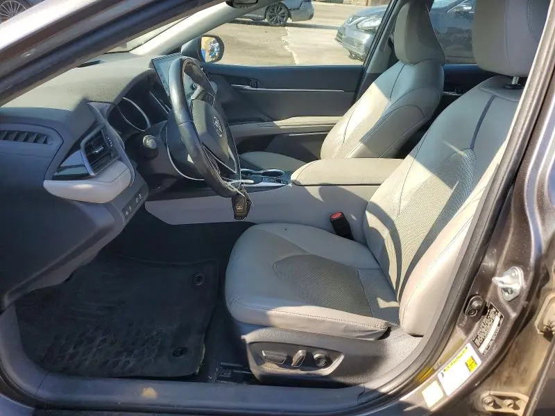 2022 TOYOTA CAMRY XLE  