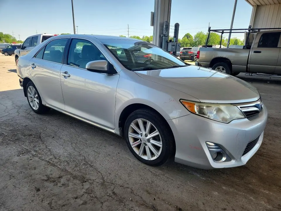 2014 TOYOTA CAMRY XLE V6  
