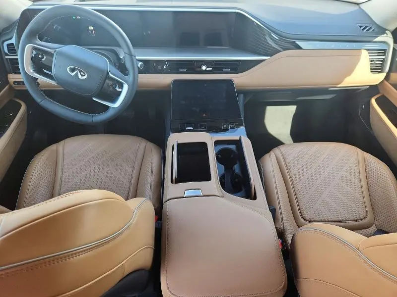 2026 INFINITI QX80 LUXE  