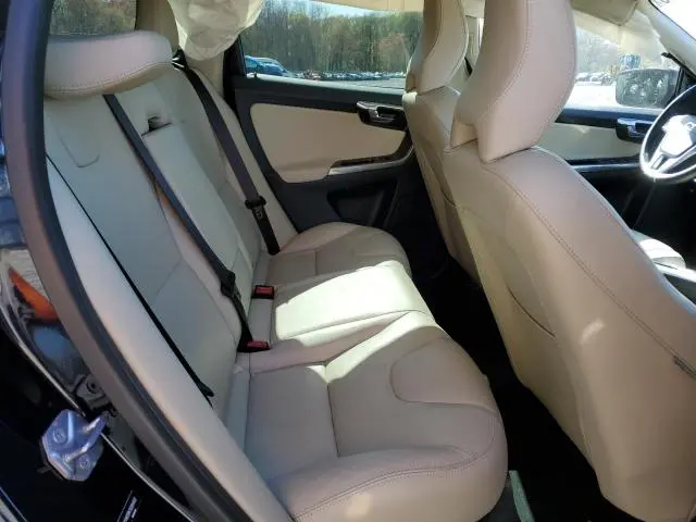 2016 VOLVO XC60 T5 PREMIER  