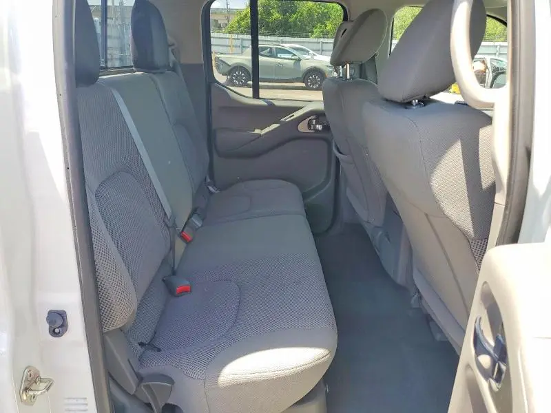 2019 NISSAN FRONTIER SV  