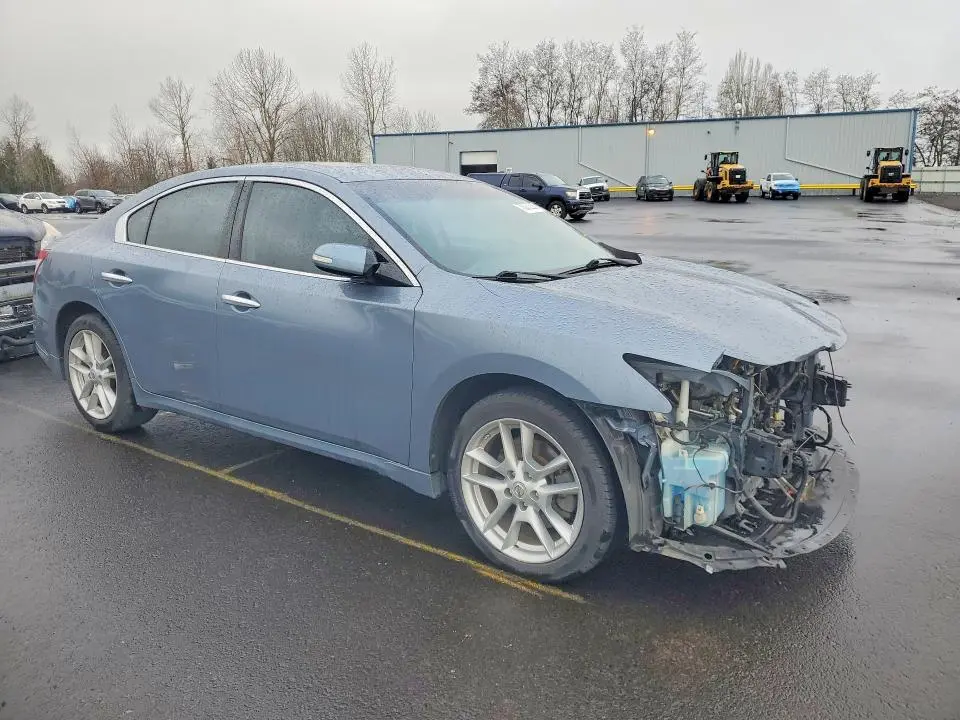 2011 NISSAN MAXIMA S  