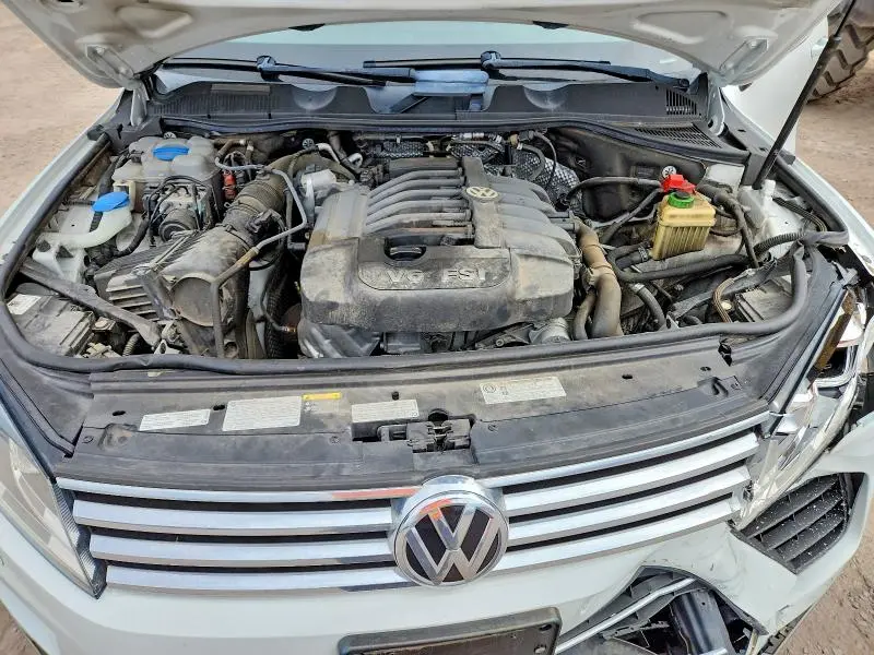2015 VOLKSWAGEN TOUAREG V6  