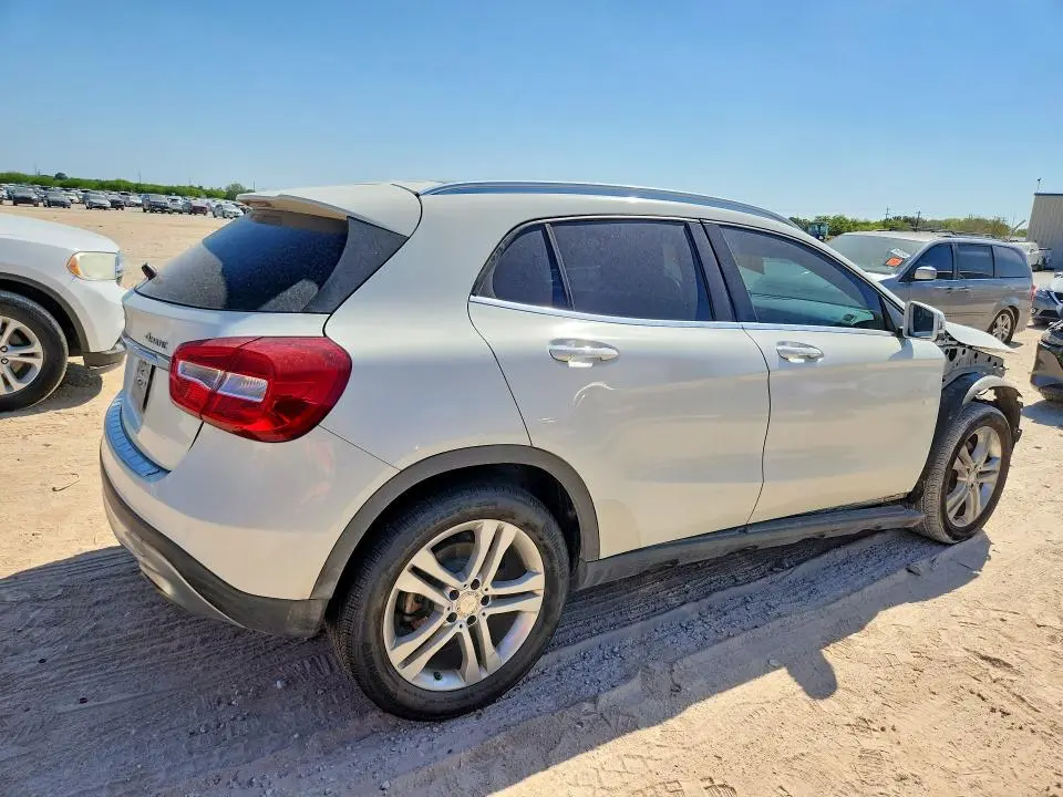 2017 MERCEDES-BENZ GLA 250 4MATIC  