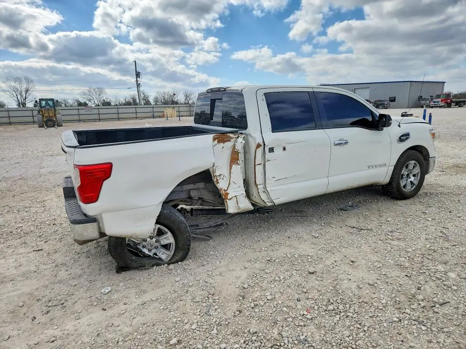 2017 NISSAN TITAN SV  