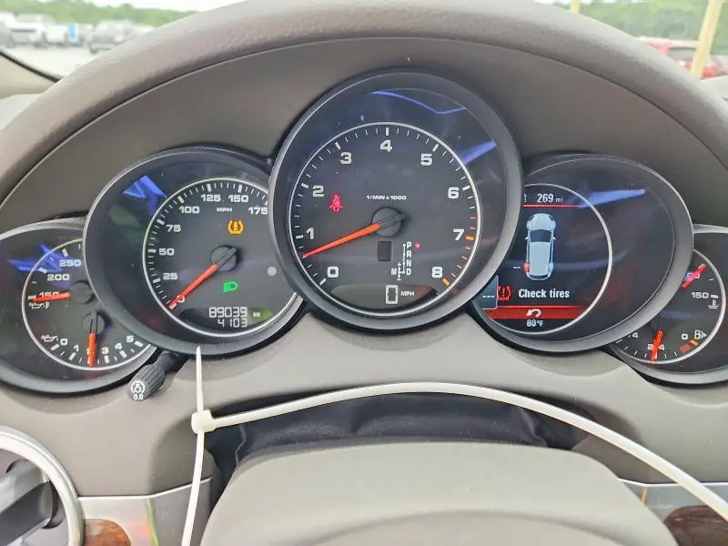2016 PORSCHE CAYENNE   