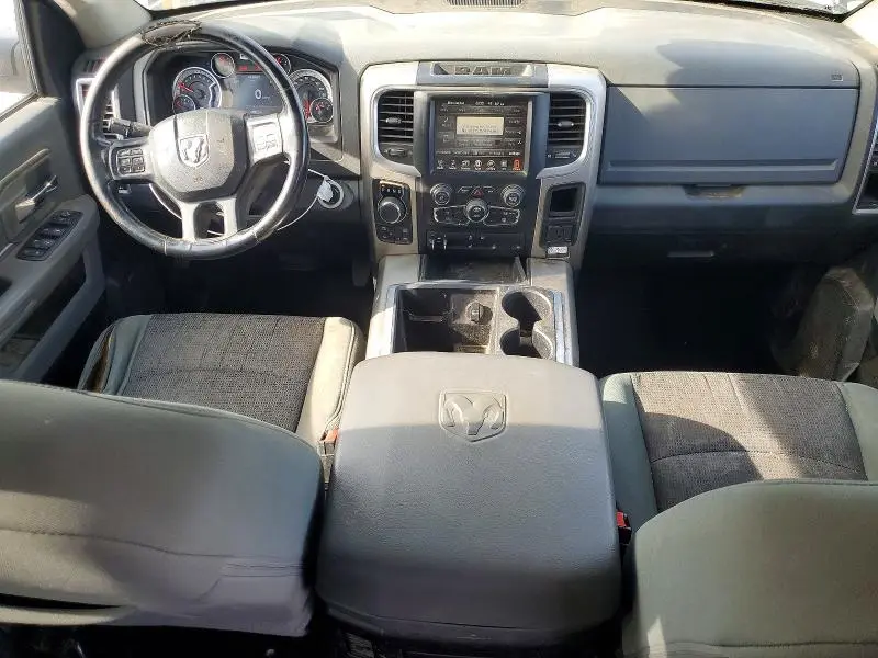 2015 RAM 1500 SLT  