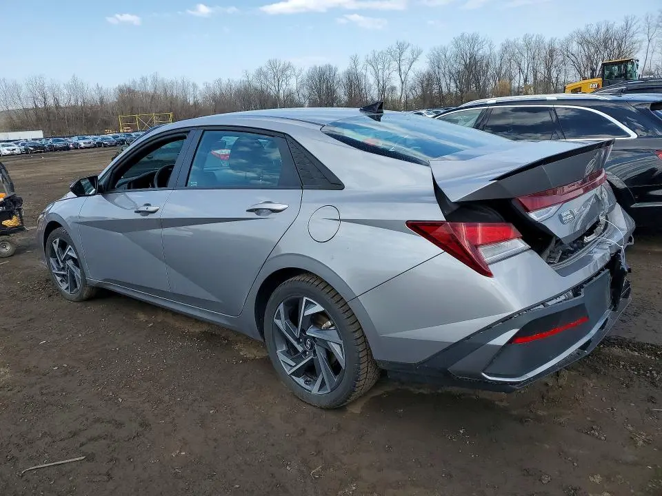 2025 HYUNDAI ELANTRA SEL SPORT  