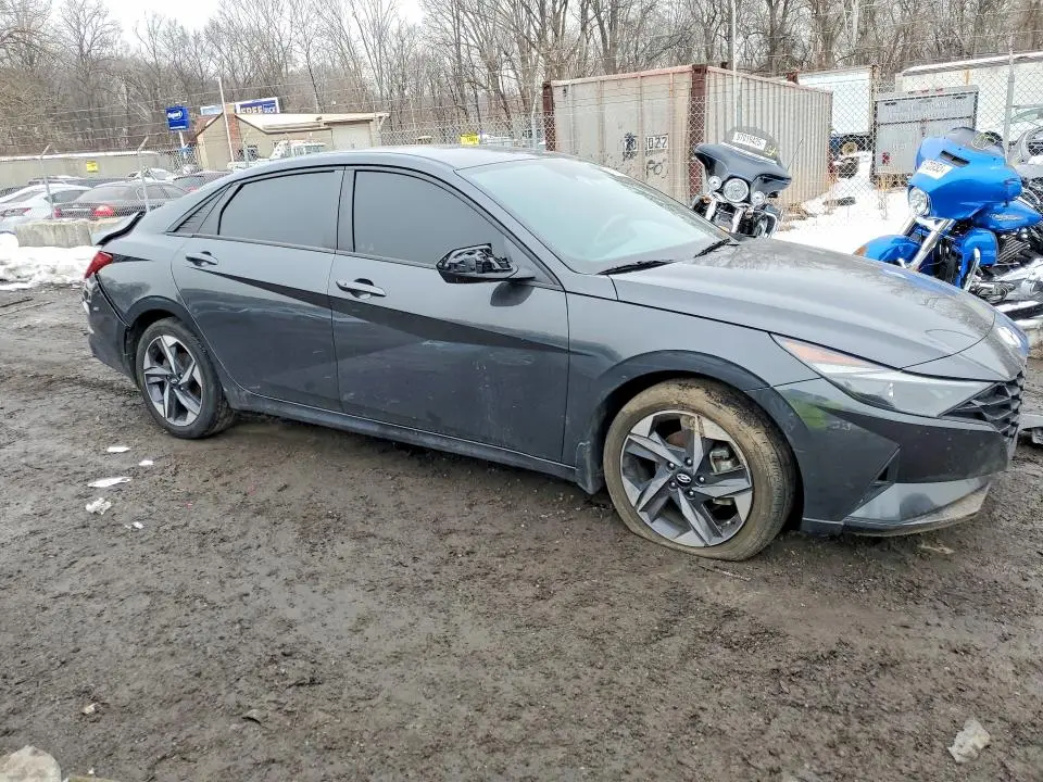 2023 HYUNDAI ELANTRA SEL  