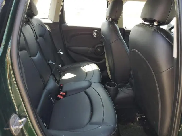 2017 MINI COOPER   