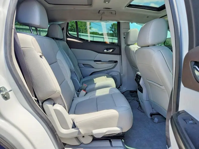 2020 GMC ACADIA SLT  