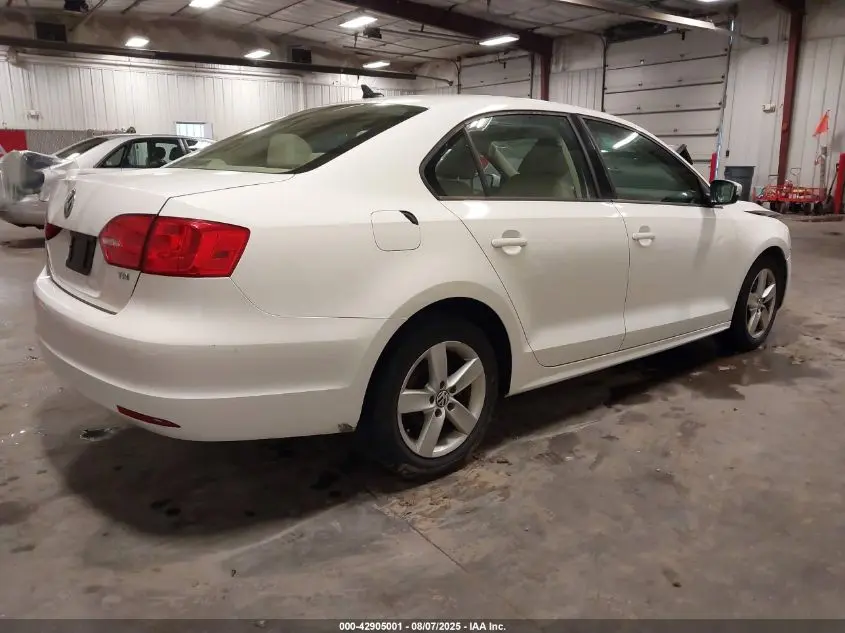 2012 VOLKSWAGEN JETTA 2.0L TDI