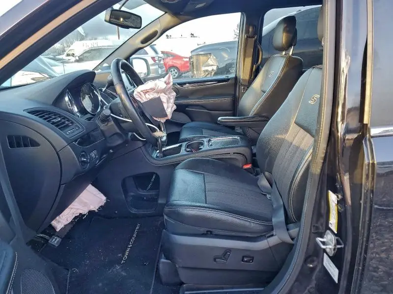 2015 CHRYSLER TOWN & COUNTRY S  