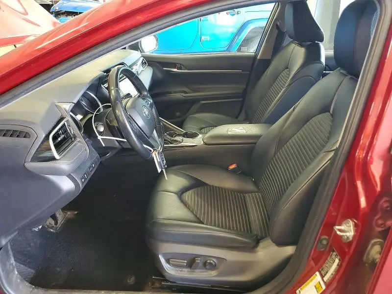 2018 TOYOTA CAMRY SE  