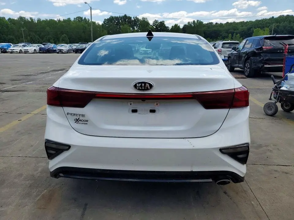 2021 KIA FORTE LXS  