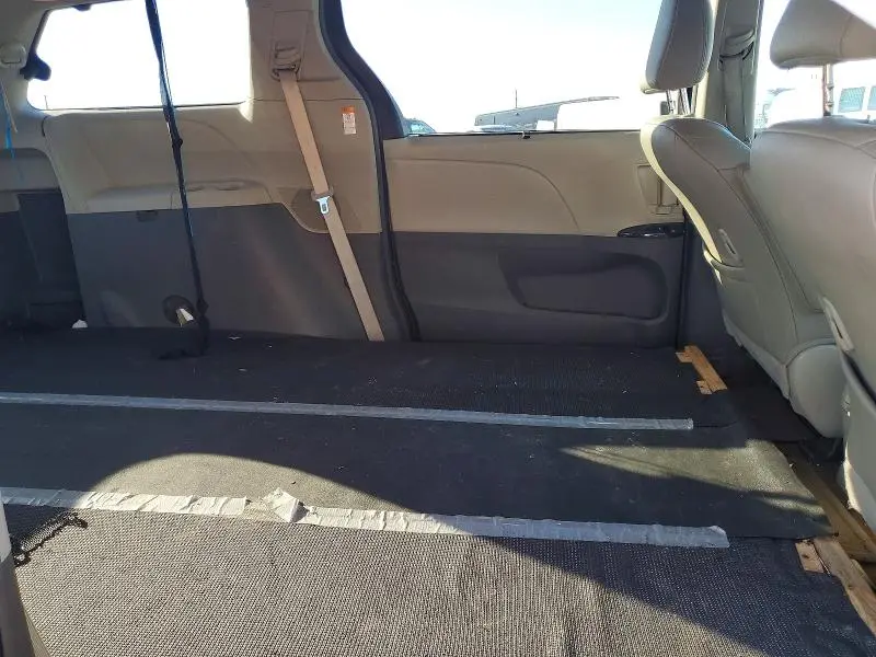 2018 TOYOTA SIENNA XLE 7-PASSENGER  