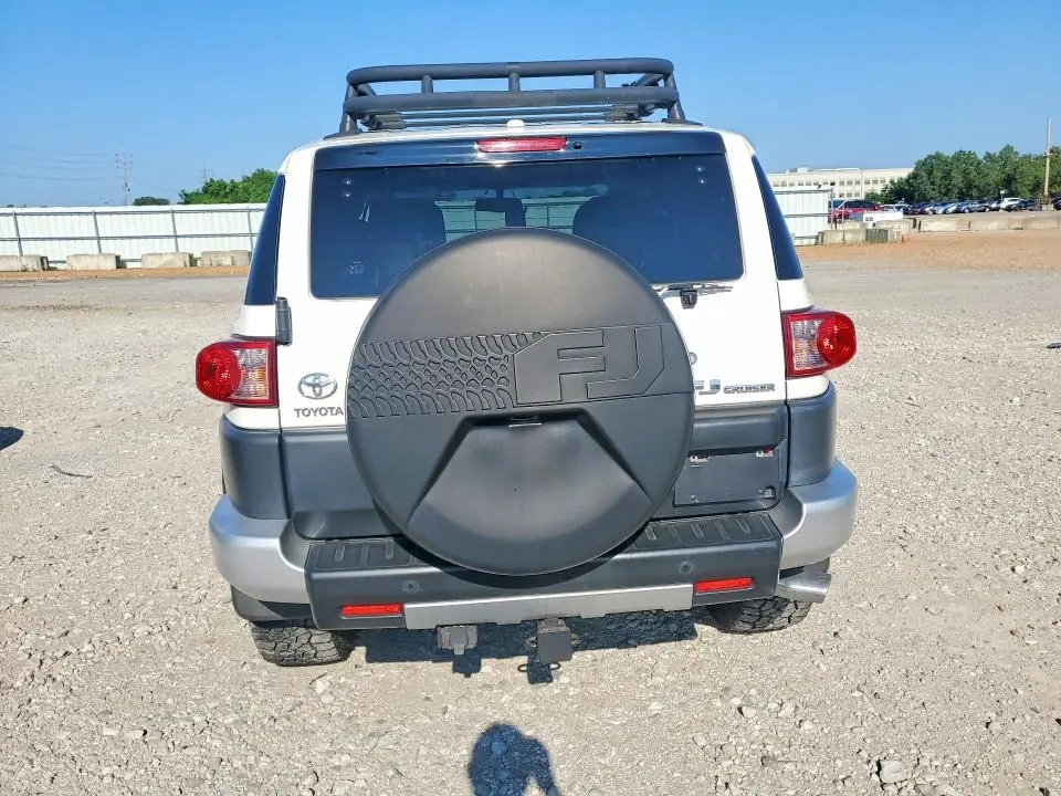 2011 TOYOTA FJ CRUISER BASE  