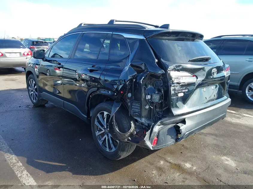 2024 TOYOTA COROLLA CROSS XLE