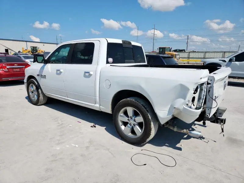 2016 RAM 1500 SLT  