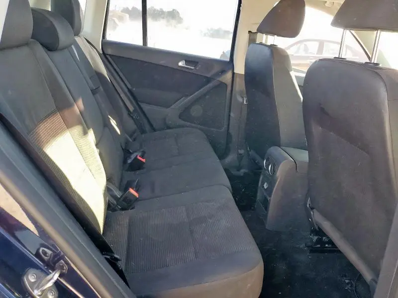 2014 VOLKSWAGEN TIGUAN S  