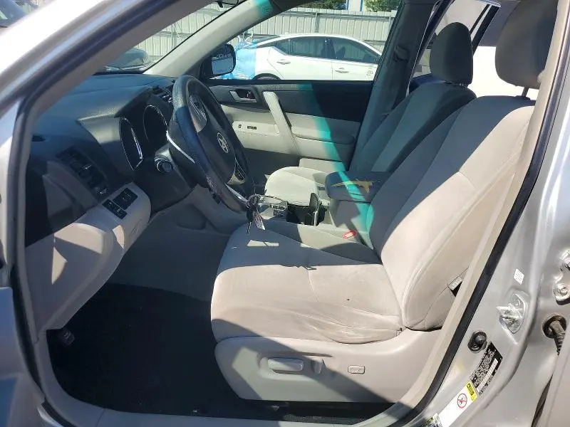 2012 TOYOTA HIGHLANDER BASE  