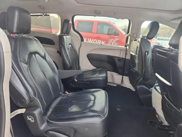 2019 CHRYSLER PACIFICA LIMITED  