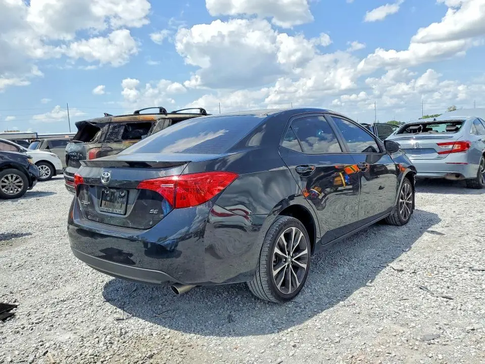 2018 TOYOTA COROLLA SE  