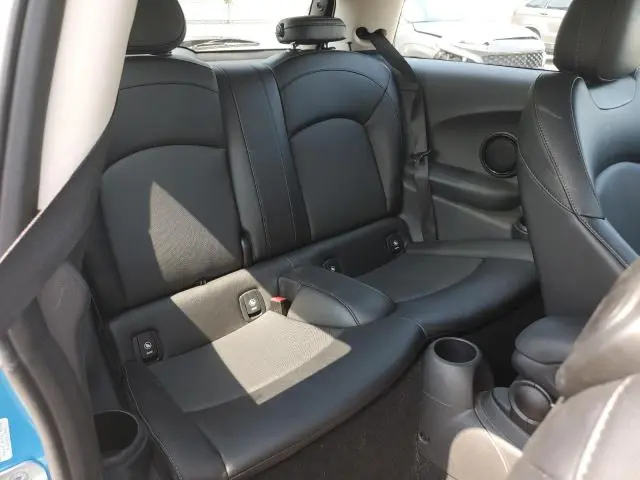 2017 MINI COOPER 
