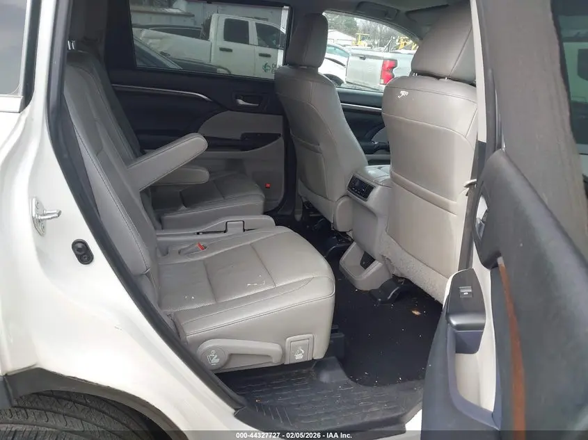 2015 TOYOTA HIGHLANDER LIMITED V6