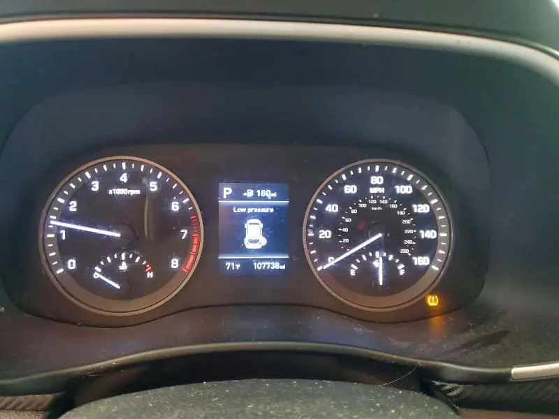 2019 HYUNDAI TUCSON SE  