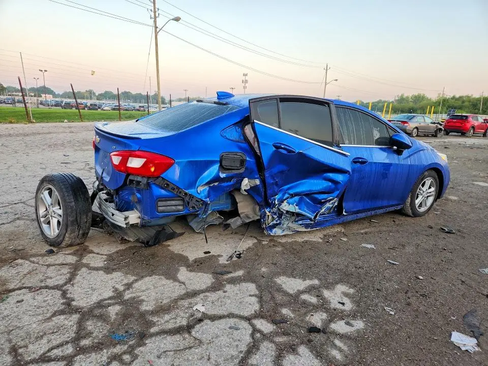 2017 CHEVROLET CRUZE LT  