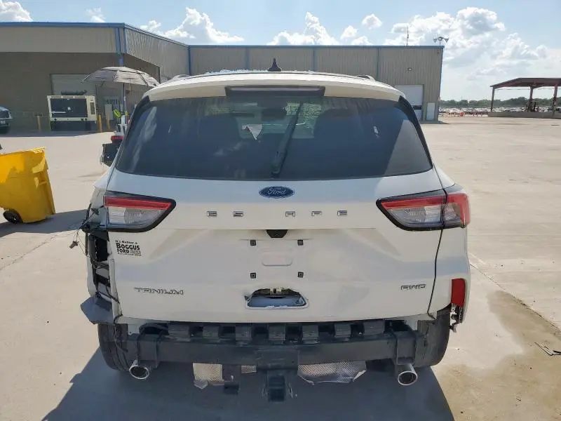 2022 FORD ESCAPE TITANIUM  