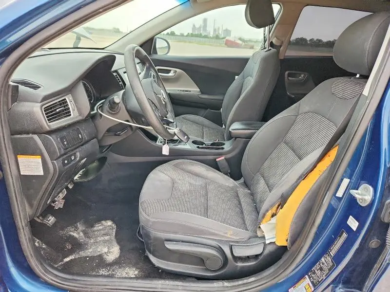 2017 KIA NIRO LX  