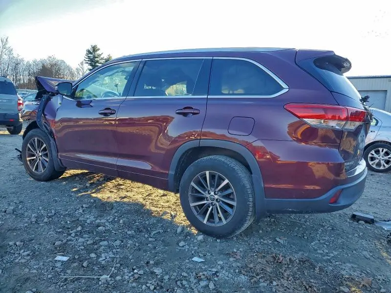 2018 TOYOTA HIGHLANDER SE  