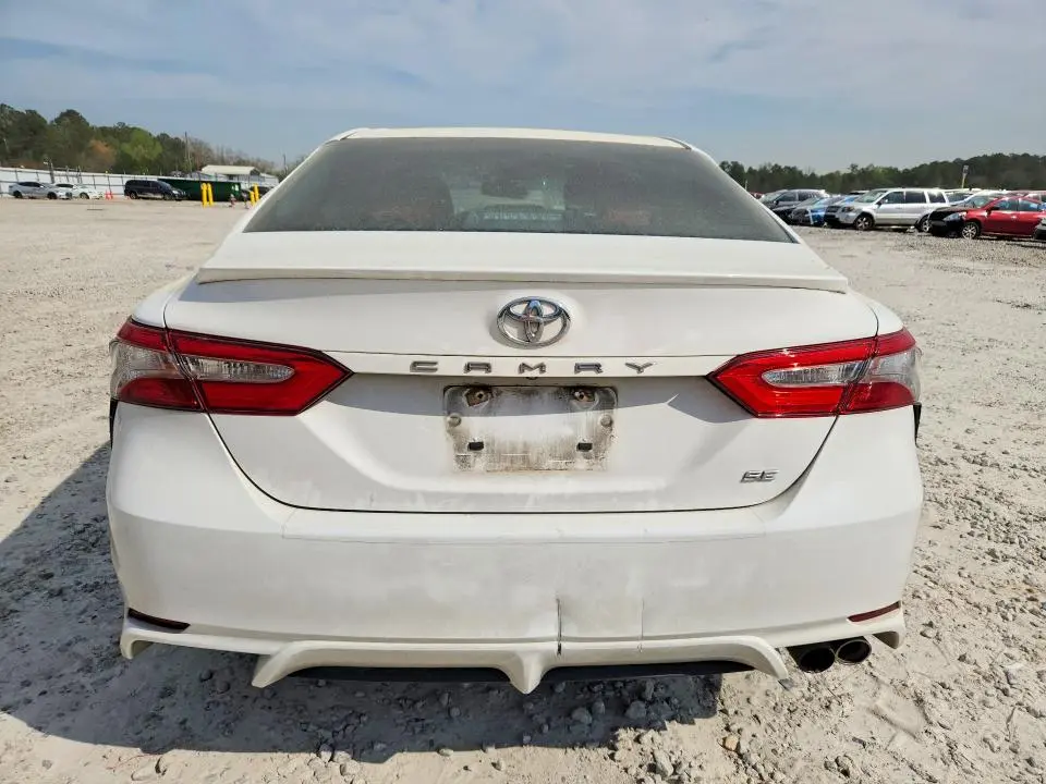 2018 TOYOTA CAMRY SE  
