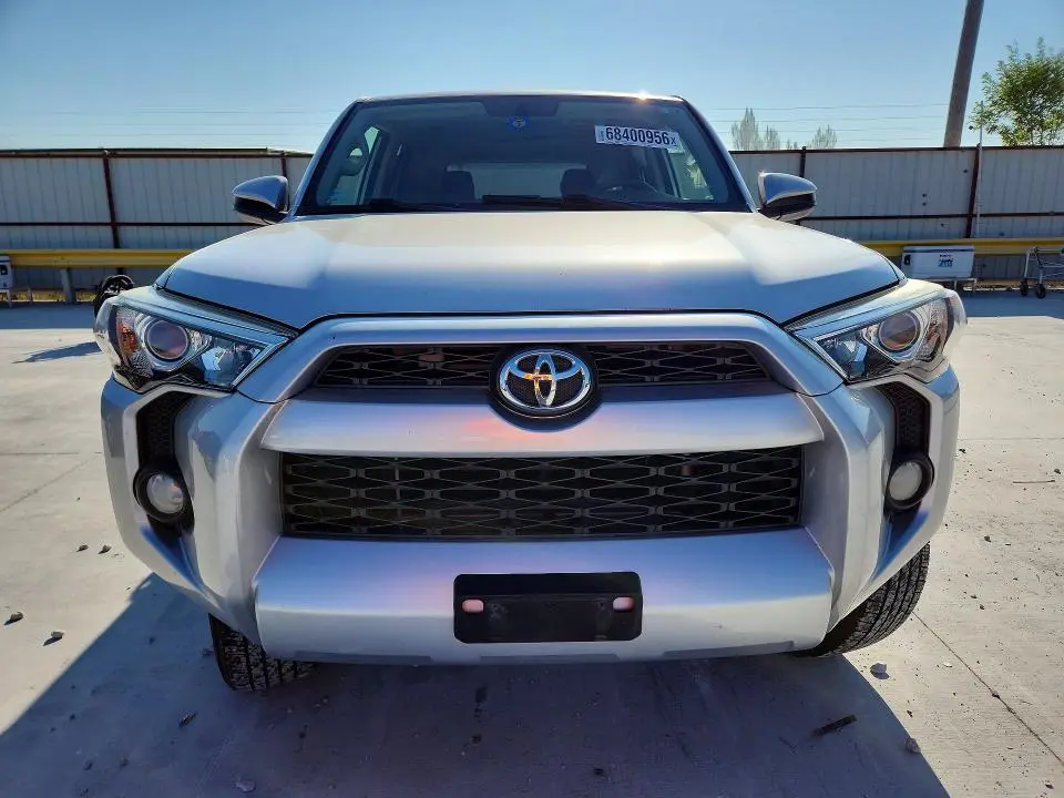 2019 TOYOTA 4RUNNER SR5  