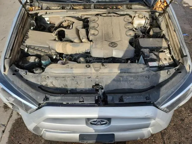 2023 TOYOTA 4RUNNER SE  