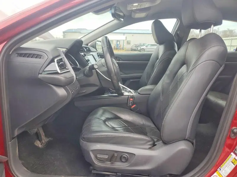 2018 TOYOTA CAMRY XLE  