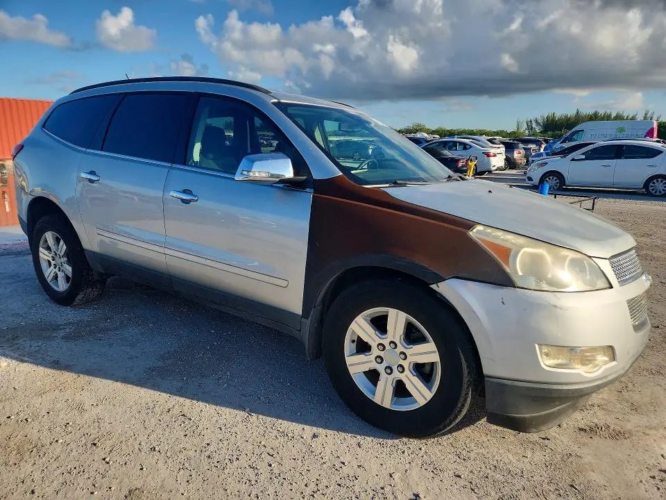 2012 CHEVROLET TRAVERSE LT  