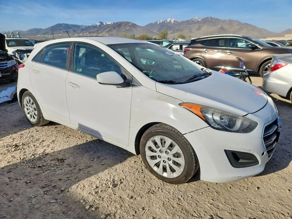 2017 HYUNDAI ELANTRA GT BASE  