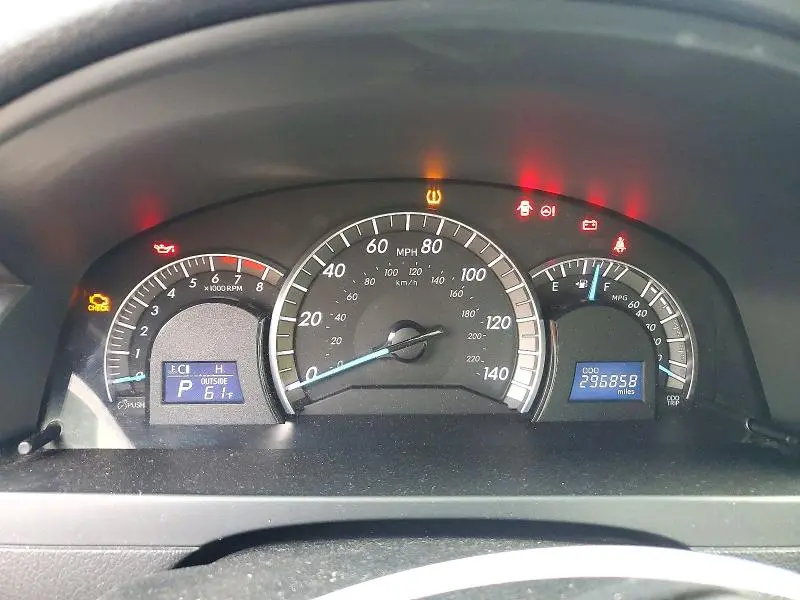 2012 TOYOTA CAMRY SE  