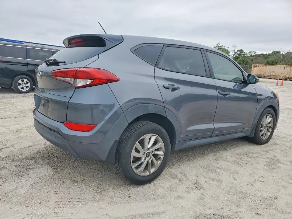 2018 HYUNDAI TUCSON SE  