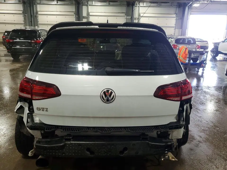 2018 VOLKSWAGEN GTI S/SE  