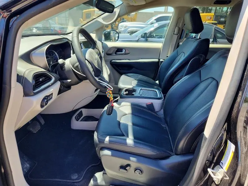 2024 CHRYSLER PACIFICA HYBRID SELECT  