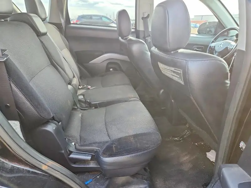 2012 MITSUBISHI OUTLANDER SE  
