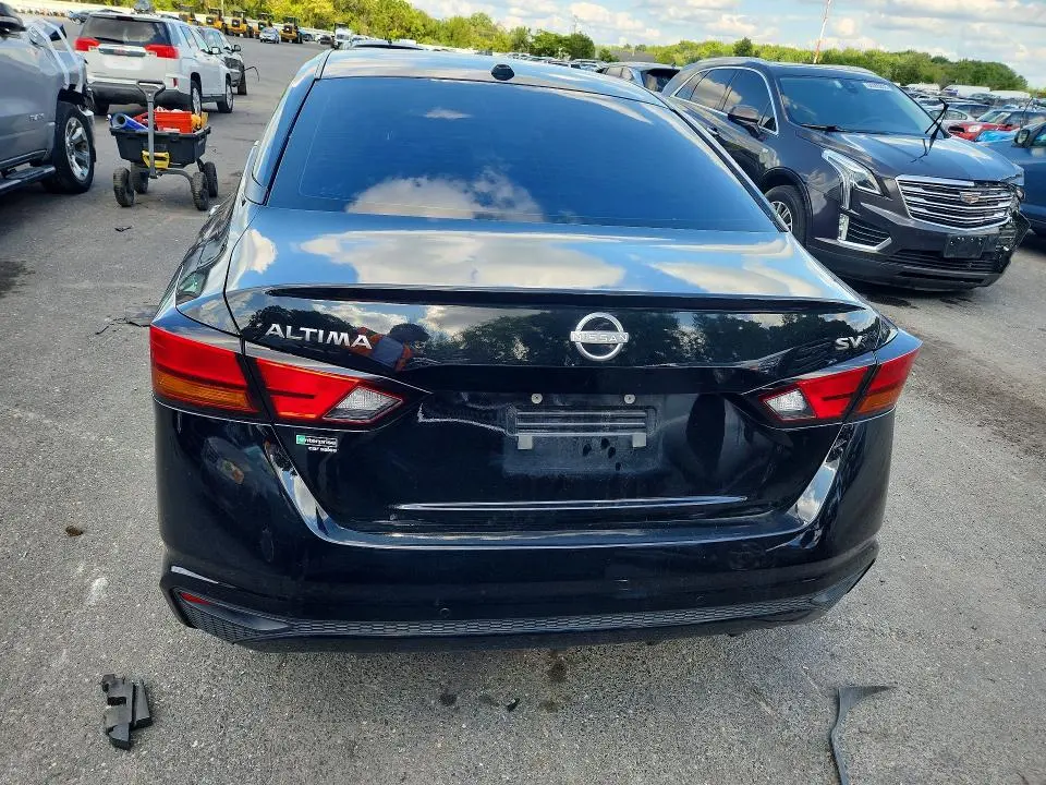 2023 NISSAN ALTIMA SV  