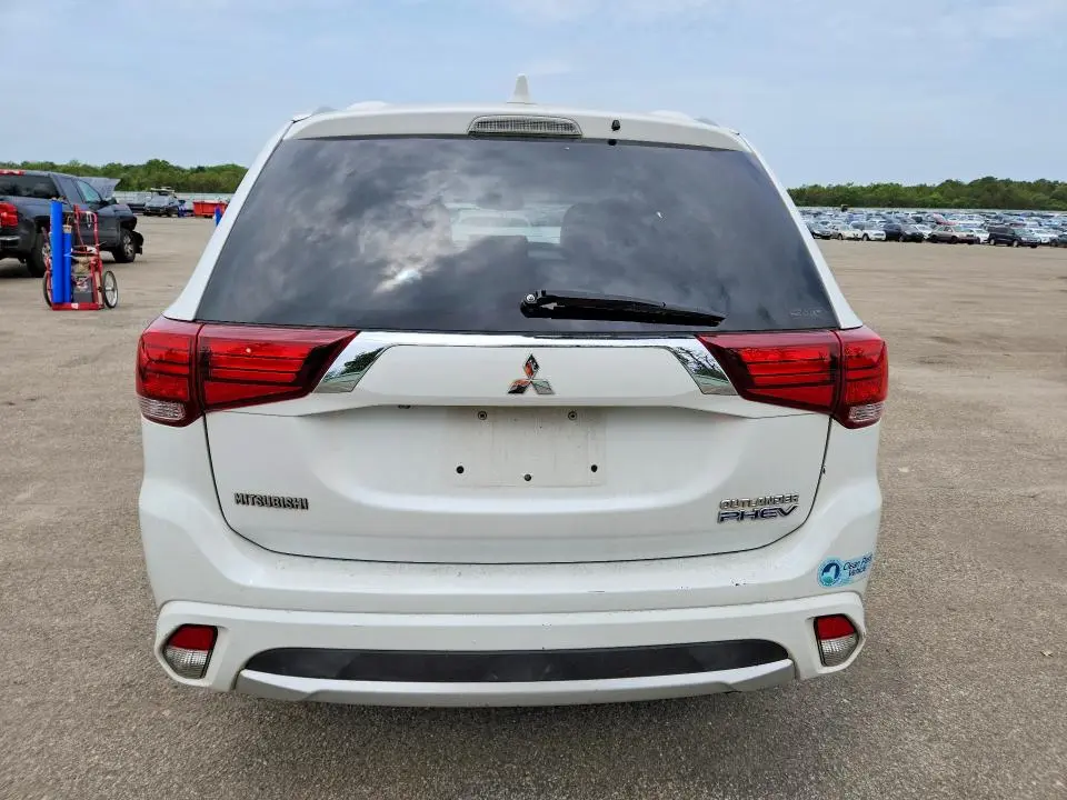 2018 MITSUBISHI OUTLANDER SE  