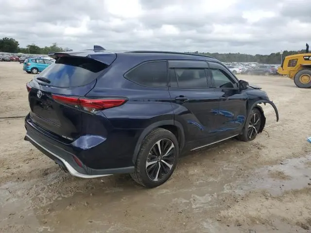 2022 TOYOTA HIGHLANDER XSE  