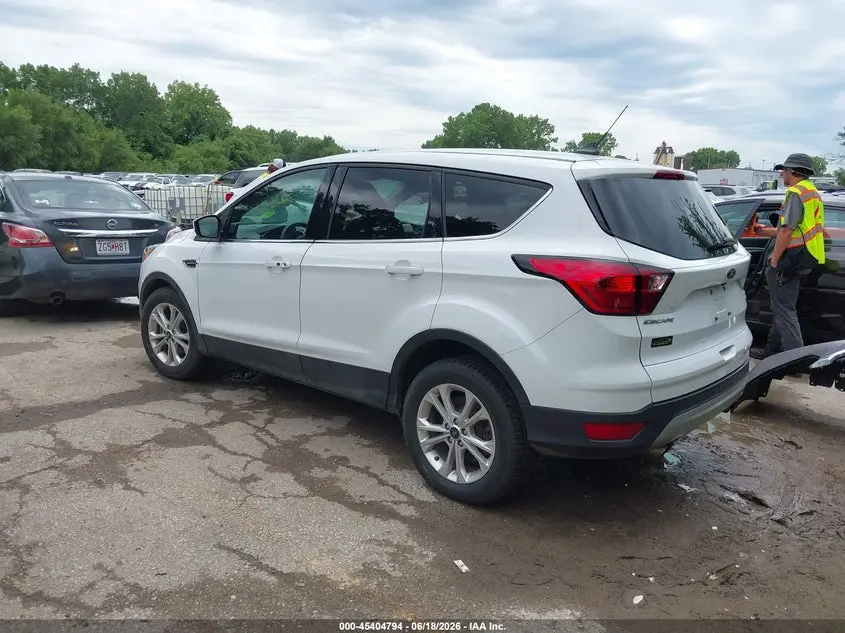 2019 FORD ESCAPE SE